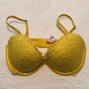 Victoria’s Secret Push-up lace overlay 34D
